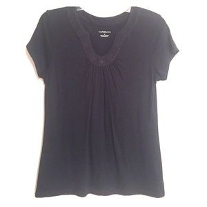 Short sleeved black shirt with embroidery at neck